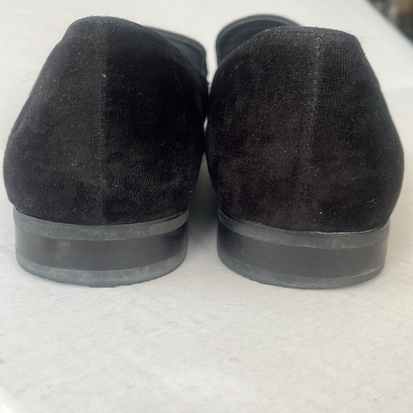 INC Black Velvet SlipOns with Gold Sequined Skull - Picture 4 of 10